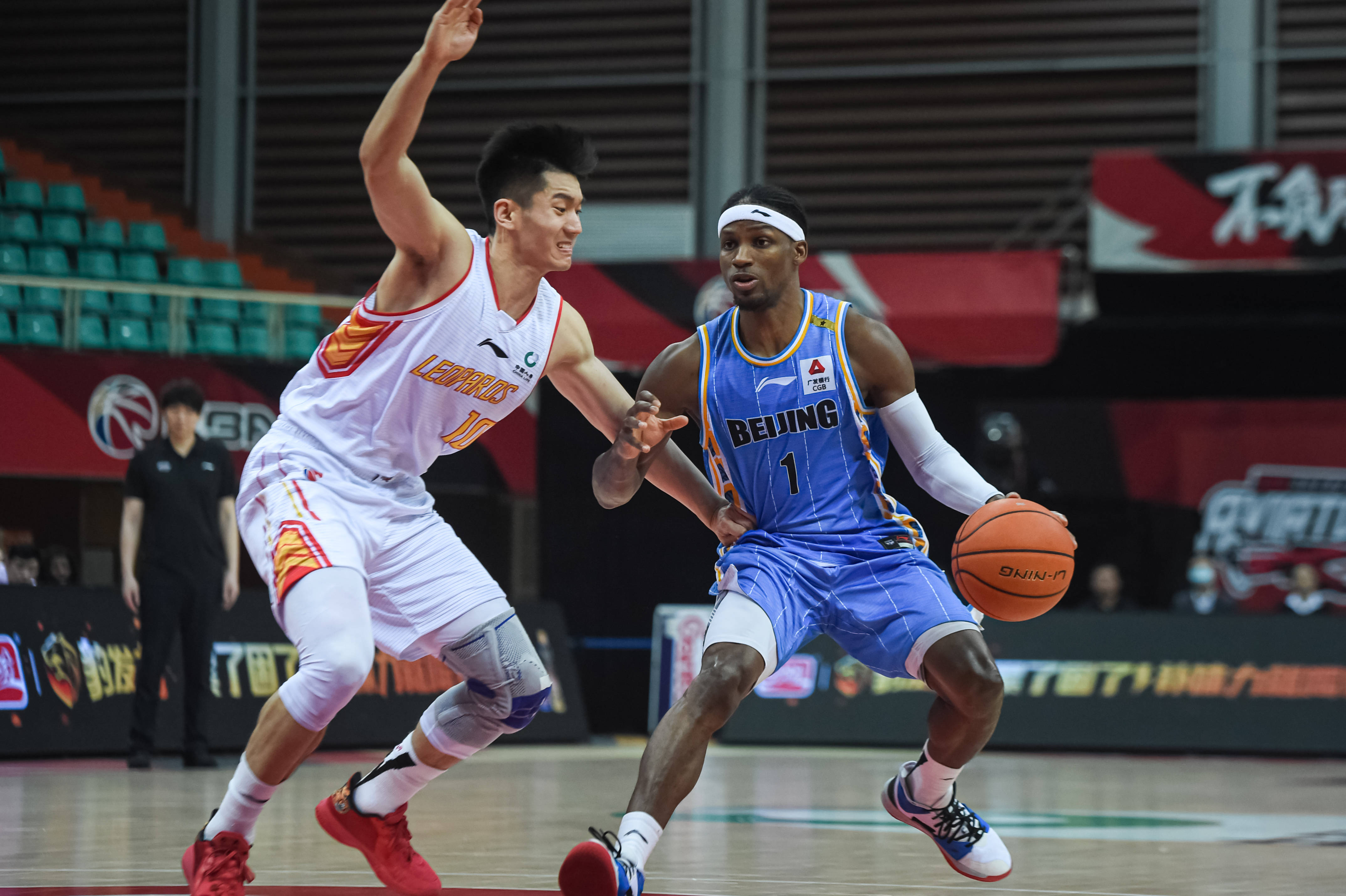 球锦标赛上 球锦标赛上